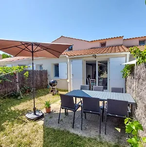 Stunning Home In Les Sables Dolonne With Wifi And 3 Bedrooms Saint-Martin-de-Brem Exterior photo