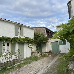 Charmante Maison De Village Typique Rhetaise La Couarde-sur-Mer Exterior photo