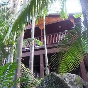Villa Hillside Retreat à Baie Lazare  Exterior photo