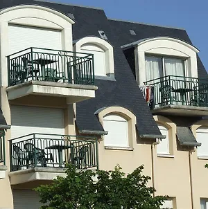 Aparthotel Montaigu à Cabourg Exterior photo