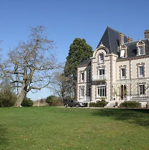 Château de la Folie Trie-Château Exterior photo