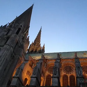 Saint Pierre Apparts Chartres Exterior photo
