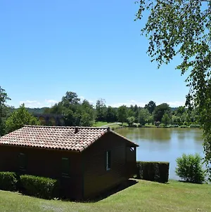 Camping - Village Vacances du Lac Boulogne-sur-Gesse Exterior photo