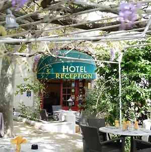 Hôtel Logis Le Terminus à Salon-de-Provence Exterior photo