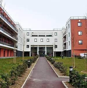 Appart'City Versailles Saint Cyr l'Ecole Exterior photo