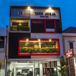 Tasik Jogja Hotel Yogyakarta Exterior photo