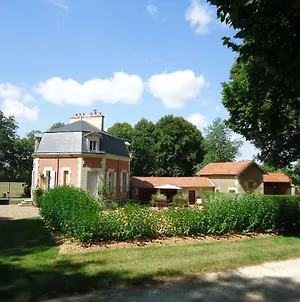 La Maison des tilleuls Entrains-sur-Nohain Exterior photo