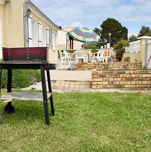 Maison idéale pour des vacances en famille revigorantes à Brem-sur-Mer Exterior photo
