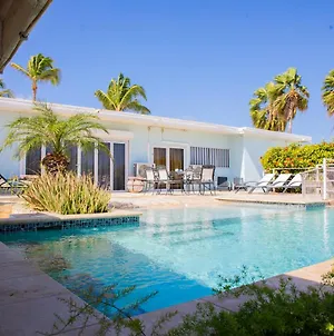 Malmok Ocean Front Villa Palm Beach Exterior photo